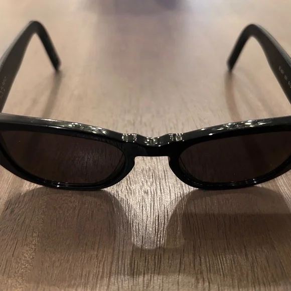 Authentic Saint Laurent 51mm rounded sunglasses - Picture 6 of 6